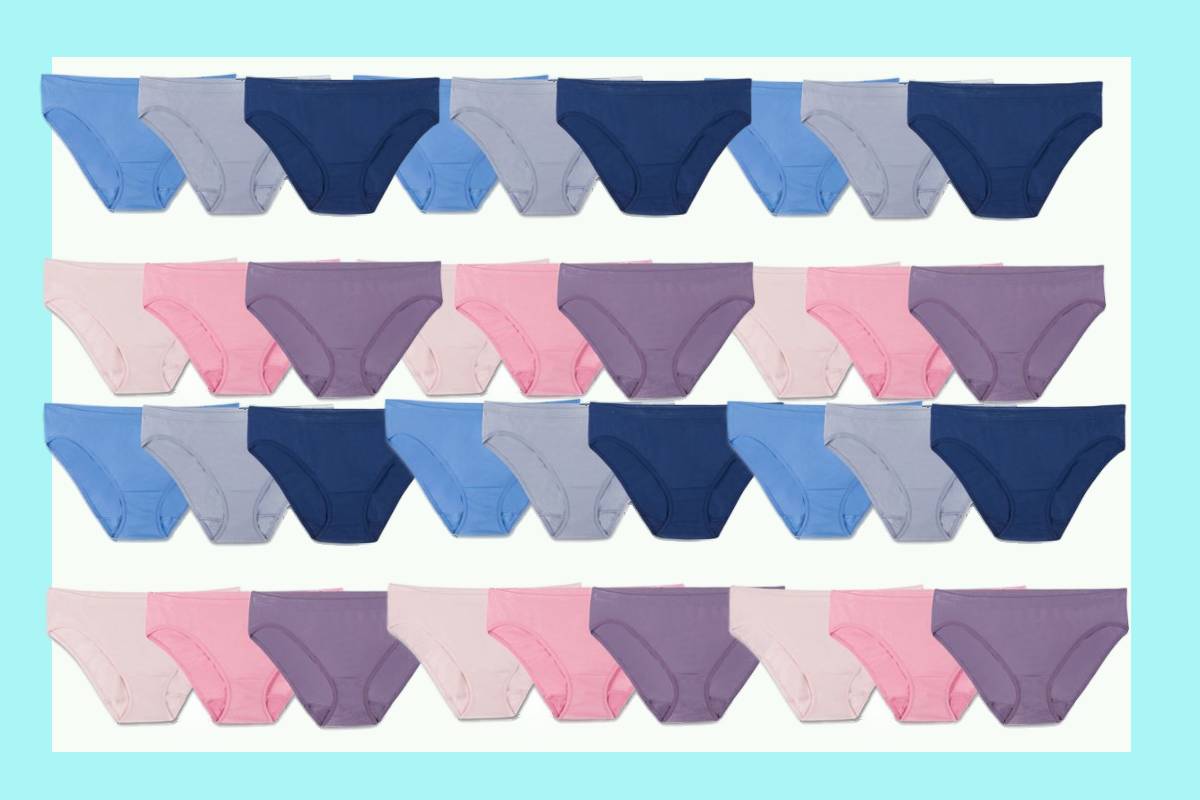 Repeating pattern of pink and blue shades of the most comfortable seamless underwear for women.